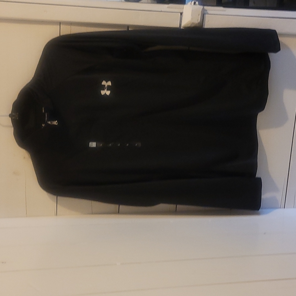Under Armour Women's black heatgear 1/2 zip pullover
